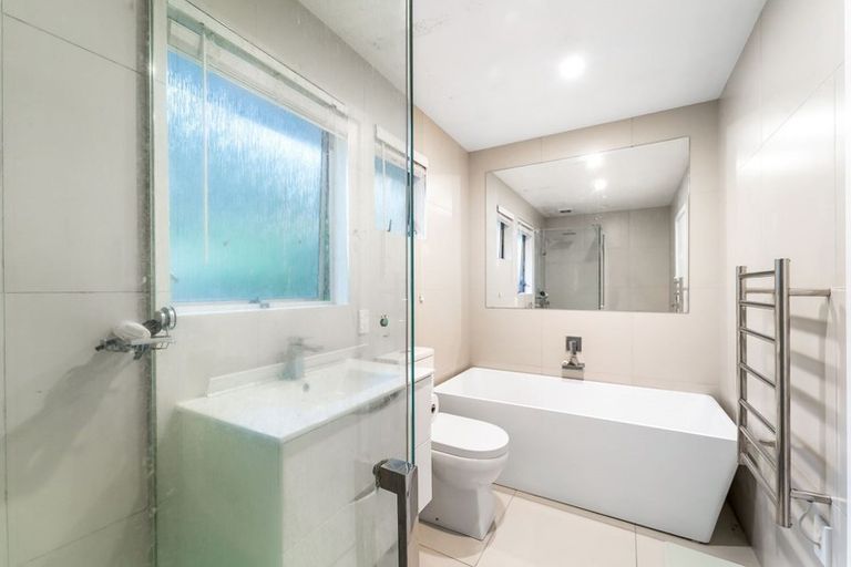 Photo of property in 33 Archers Road, Hillcrest, Auckland, 0629