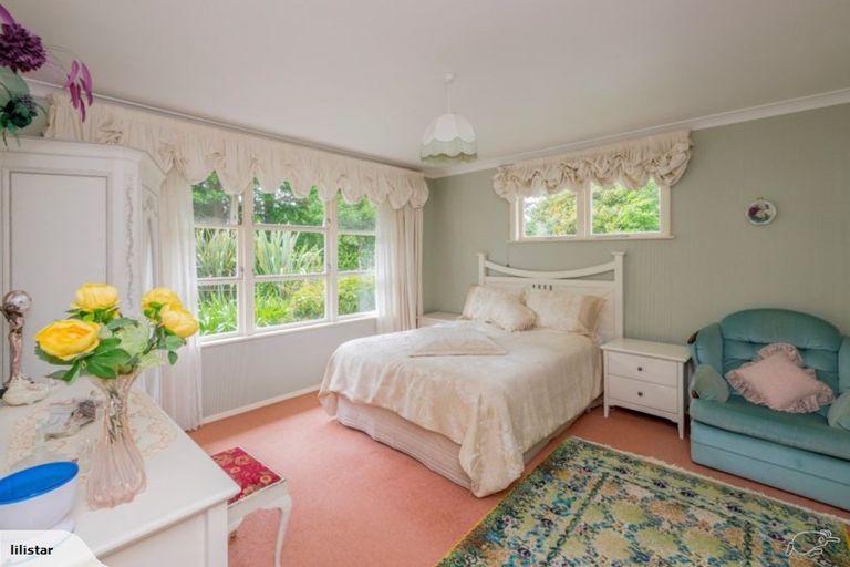 Photo of property in 141 Kawiu Road, Levin, 5510