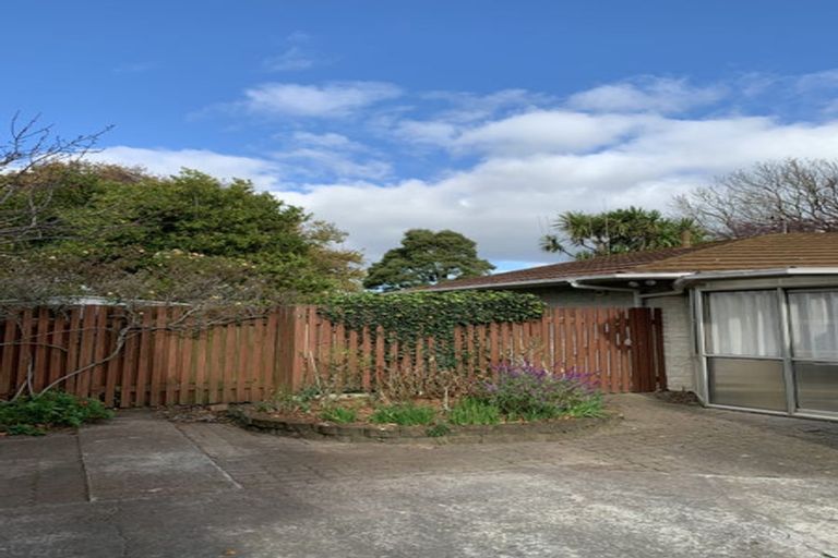 Photo of property in 1 Bambery Court, Palmerston North, 4414