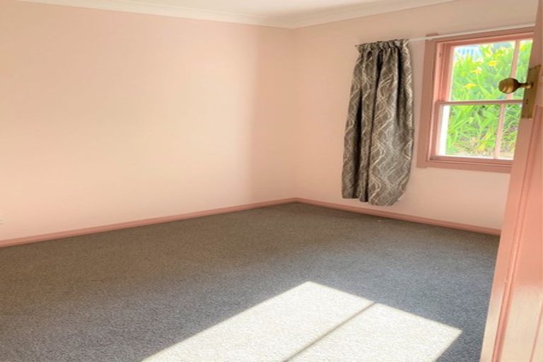 Photo of property in 30 Beach Road, Onerahi, Whangarei, 0110