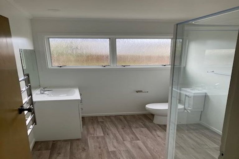 Photo of property in 3 Tiraumea Street, Palmerston North, 4410