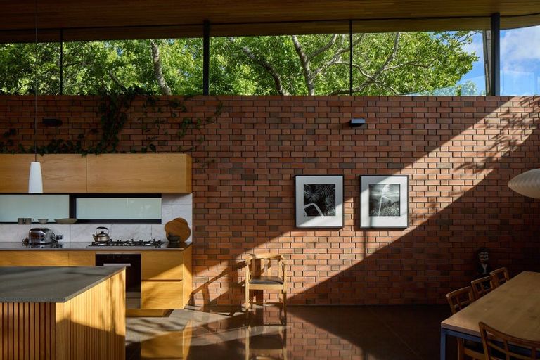 Photo of property in 6 Dignan Street, Point Chevalier, Auckland, 1022