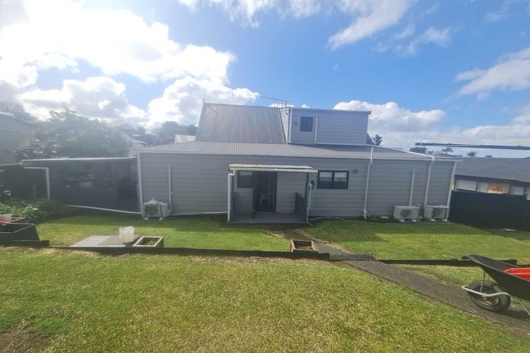 Photo of property in 77 Spence Road, Henderson, Auckland, 0612