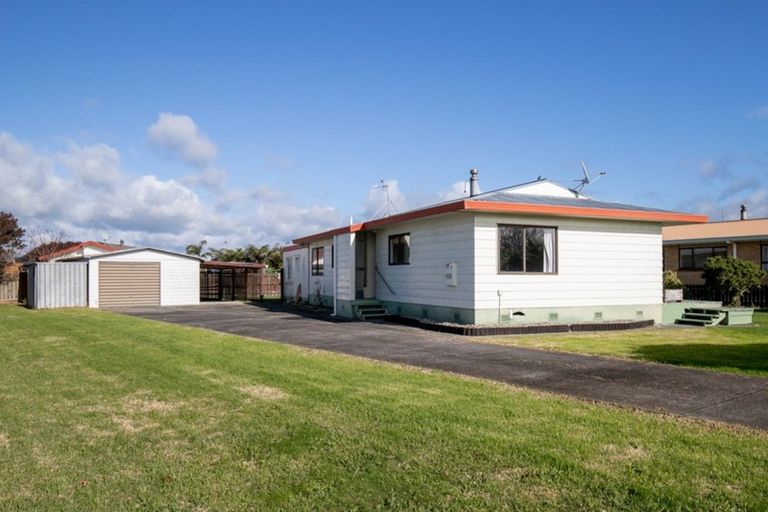 Photo of property in 14 Miller Place, Ngatea, 3503