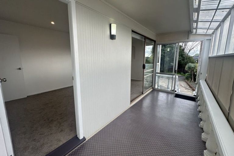 Photo of property in 1/166 Fisher Parade, Farm Cove, Auckland, 2012