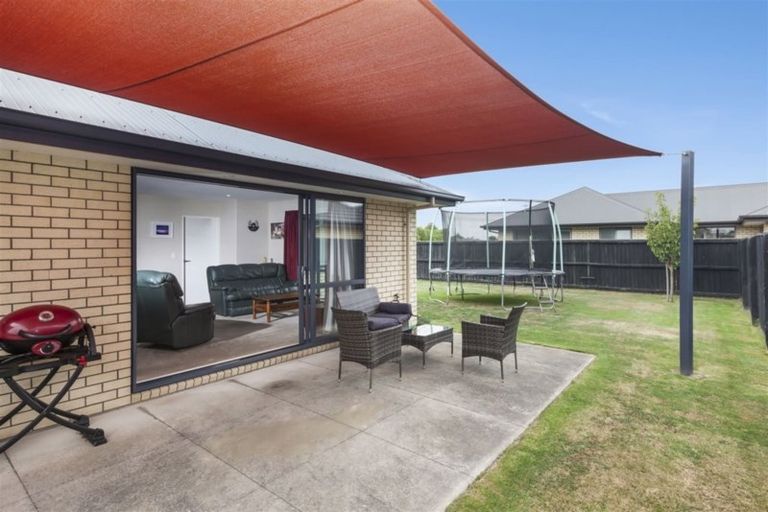 Photo of property in 10 Champagne Avenue, Yaldhurst, Christchurch, 8042