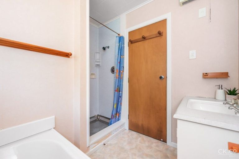 Photo of property in 13 Christchurch Crescent, Kelson, Lower Hutt, 5010