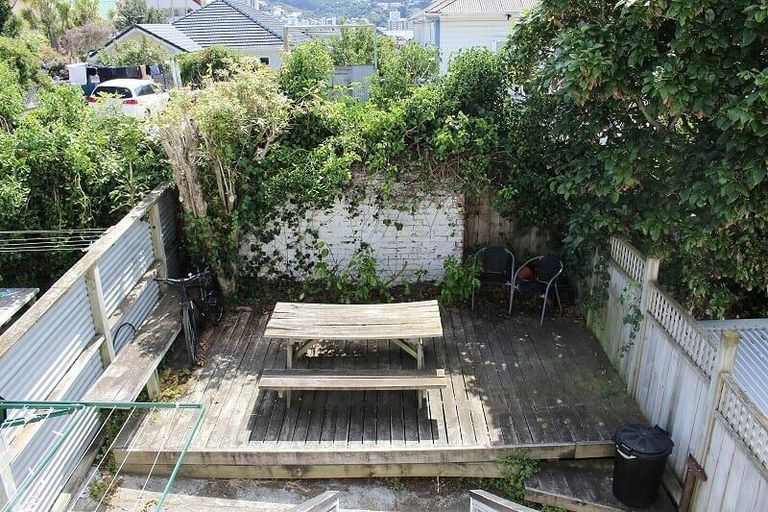 Photo of property in 48a Porritt Avenue, Mount Victoria, Wellington, 6011