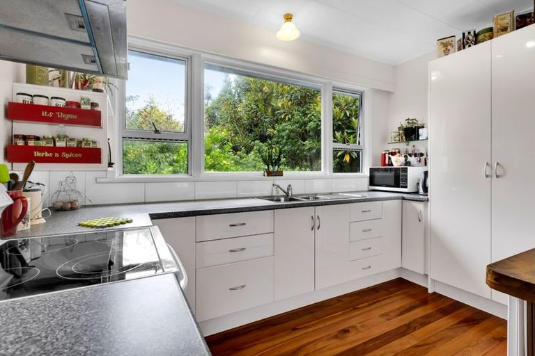 Photo of property in 1 High Road, Hawera, 4610