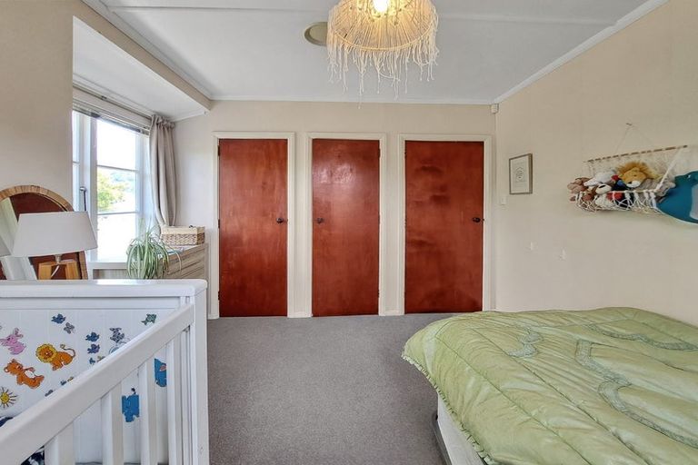 Photo of property in 69 Sladden Street, Naenae, Lower Hutt, 5011