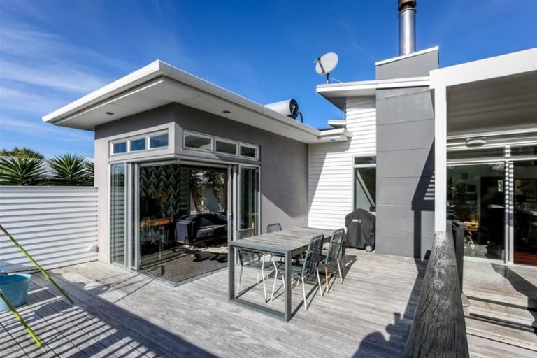 Photo of property in 8 Gaine Street, New Plymouth, 4310