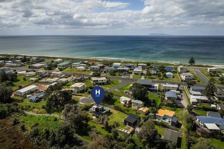 Photo of property in 5 Waiiti Avenue, Waihi Beach, 3611