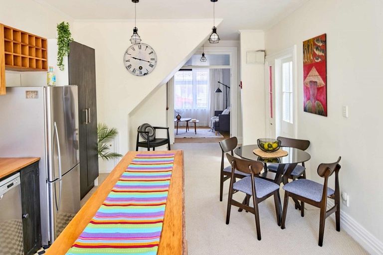 Photo of property in 6 Porritt Avenue, Mount Victoria, Wellington, 6011