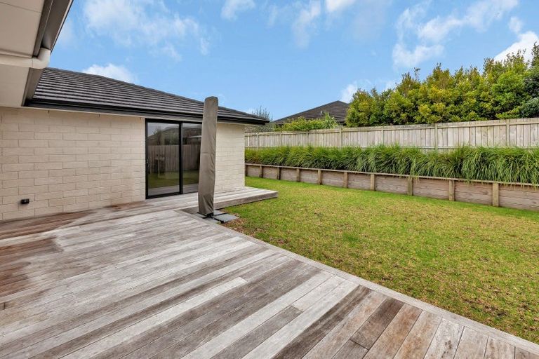 Photo of property in 9 Olney Court, One Tree Point, 0118