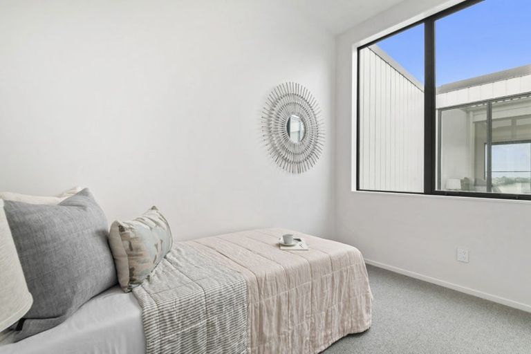 Photo of property in 49 Bearing Parade, Long Bay, Auckland, 0630