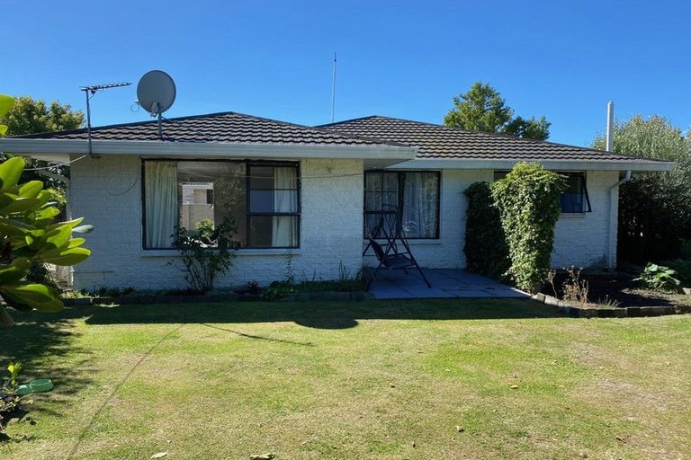 Photo of property in 2/37 Karnak Crescent, Russley, Christchurch, 8042