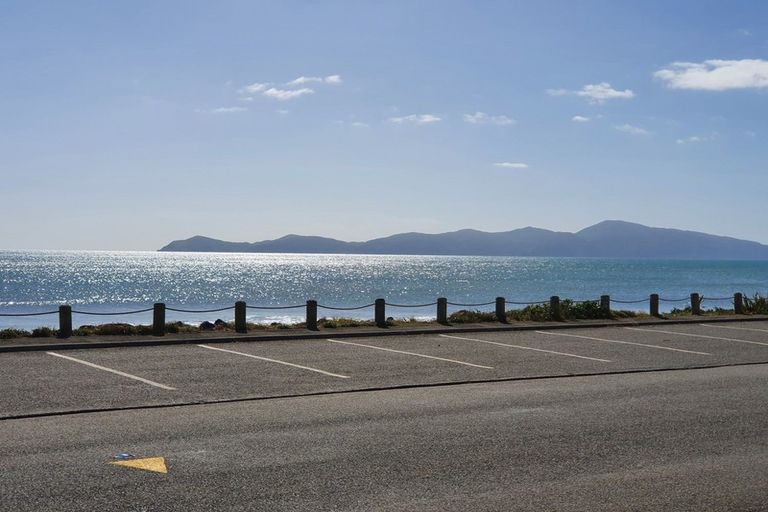 Photo of property in 131 The Parade, Paekakariki, 5034