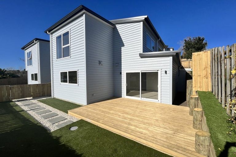 Photo of property in 28b Halberg Street, Glenfield, Auckland, 0629