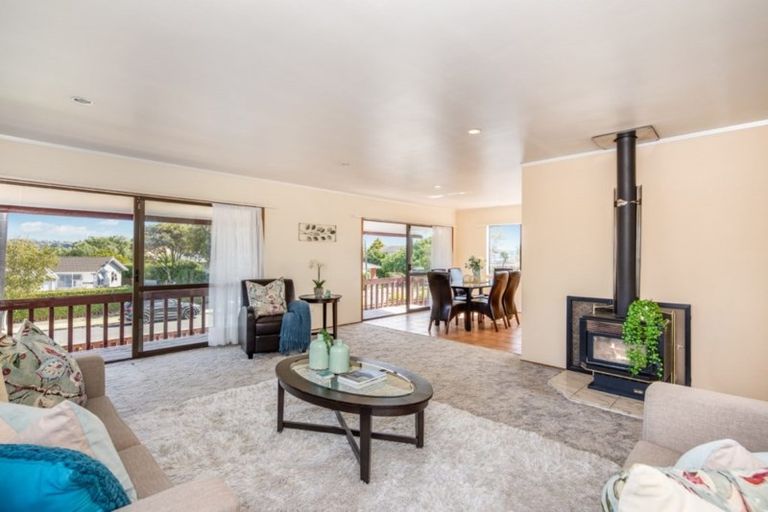 Photo of property in 31 Seaforth Avenue, Mangere Bridge, Auckland, 2022