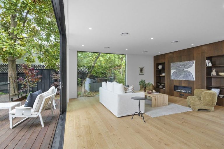 Photo of property in 26d Bryndwr Road, Fendalton, Christchurch, 8052