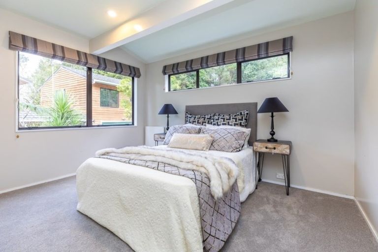 Photo of property in 16 Homewood Place, Chatswood, Auckland, 0626