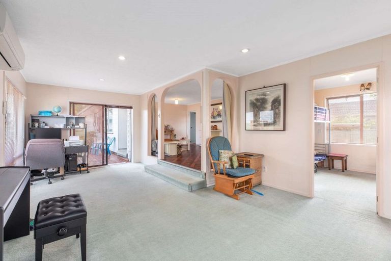 Photo of property in 4 Blanche Way, Half Moon Bay, Auckland, 2012