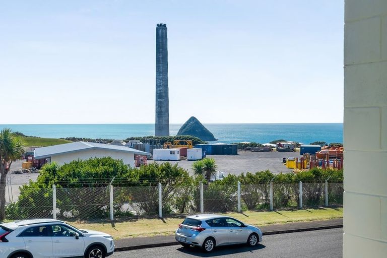 Photo of property in 27b Port View Crescent, Moturoa, New Plymouth, 4310