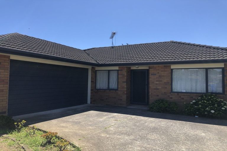 Photo of property in 10 Gerona Crescent, Hillpark, Auckland, 2102