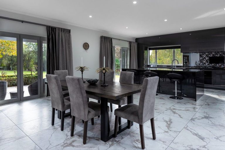 Photo of property in 27 Dry Hills Rise, Riverlands, Blenheim, 7274