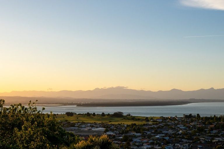 Photo of property in 10a Rangiora Terrace, Tahunanui, Nelson, 7011