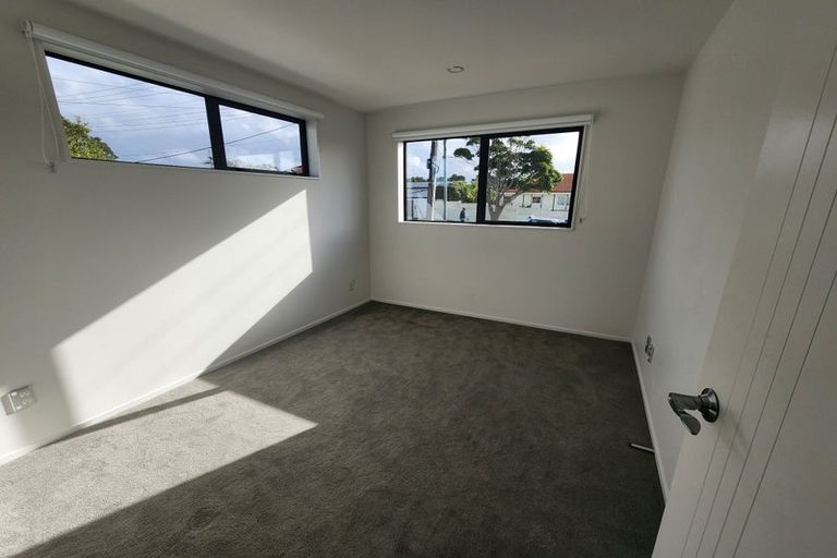 Photo of property in 27 Deep Creek Road, Waiake, Auckland, 0630