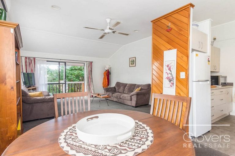 Photo of property in 4/109 Don Buck Road, Massey, Auckland, 0614