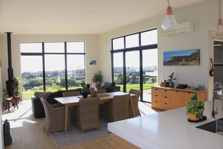 Photo of property in 6 Ekuarangi Place, Kaitake, New Plymouth, 4374