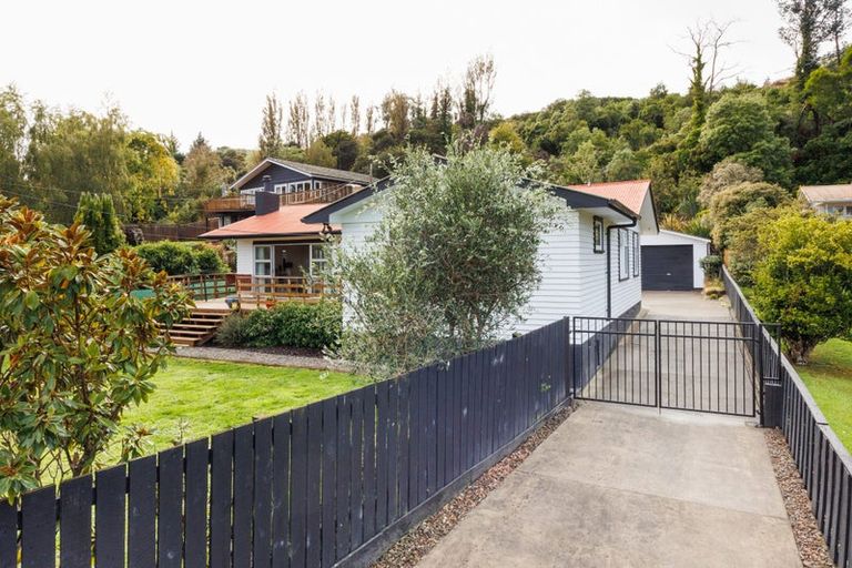 Photo of property in 453 Aokautere Drive, Aokautere, Palmerston North, 4471