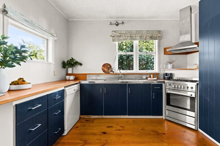 Photo of property in 112 Davis Street, Saint Leonards, Hastings, 4120