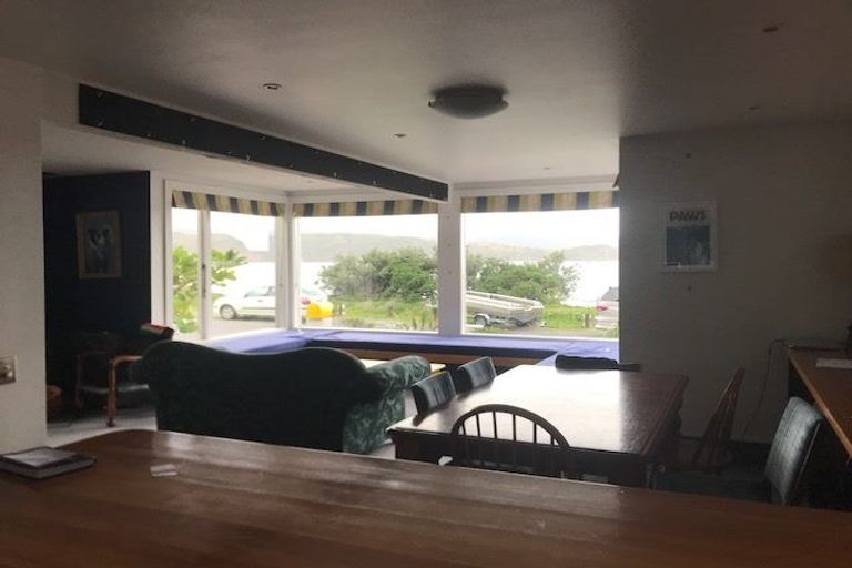 Photo of property in 133 Breaker Bay Road, Breaker Bay, Wellington, 6022