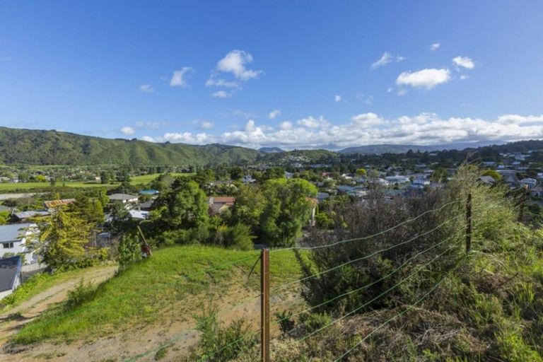 Photo of property in 5 Mccarthy Grove, Clouston Park, Upper Hutt, 5018