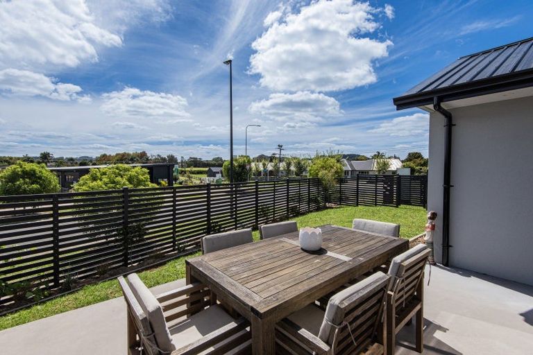 Photo of property in 1 Glenbervie Drive, Glenbervie, 0173