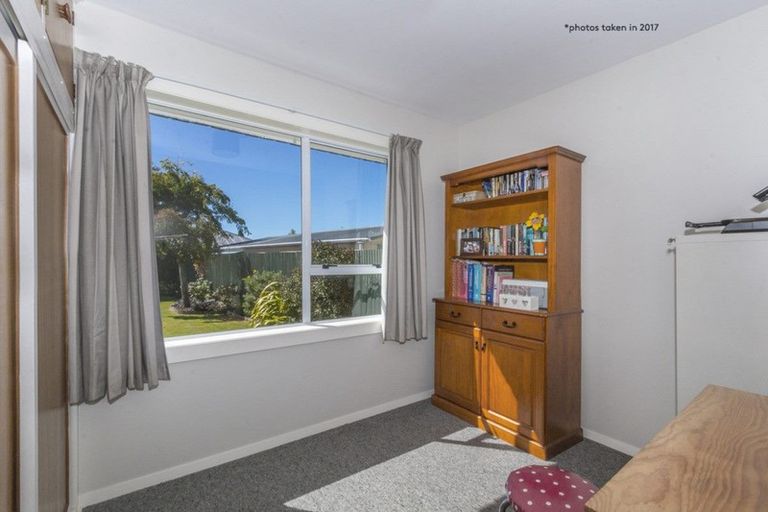 Photo of property in 67 Farquhars Road, Redwood, Christchurch, 8051