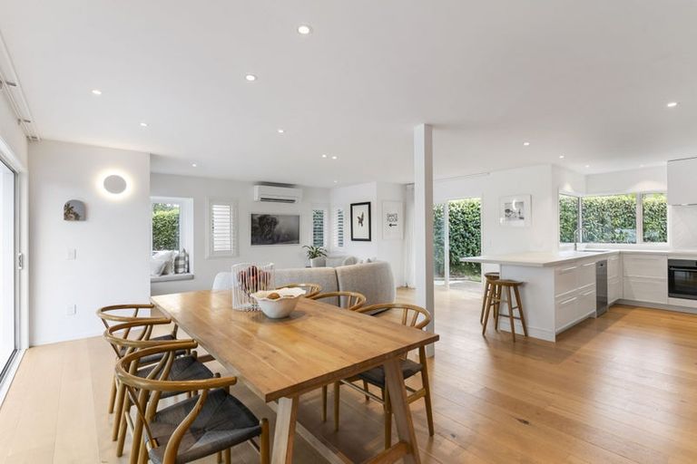 Photo of property in 27 Maygrove Drive, Orewa, 0931