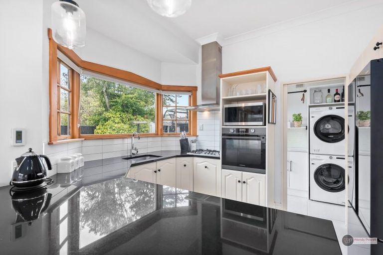 Photo of property in 28 Ludlam Crescent, Woburn, Lower Hutt, 5010