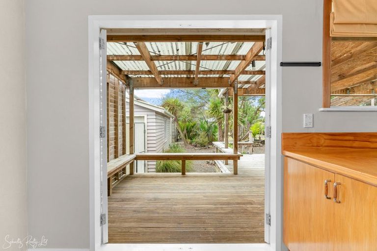 Photo of property in 2081 Paparoa Valley Road, Paparoa, 0571