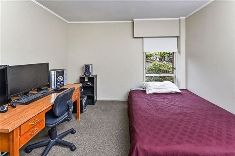 Photo of property in 61 Merriefield Avenue, Forrest Hill, Auckland, 0620