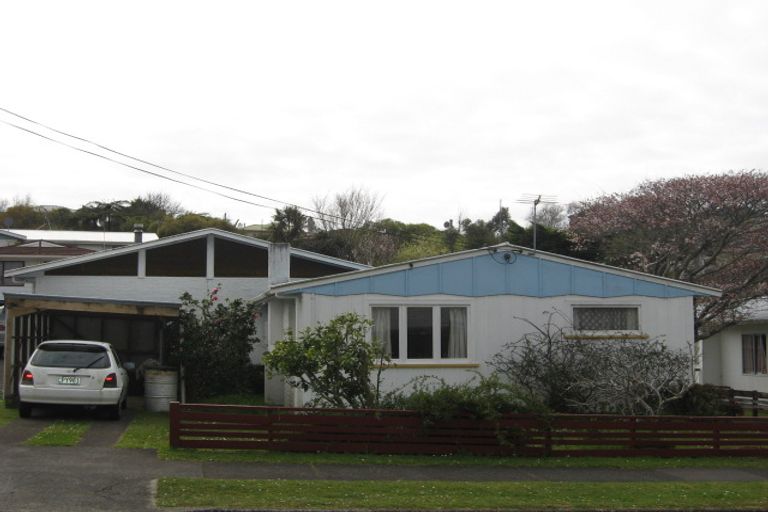 Photo of property in 8 Kenmore Street, Westown, New Plymouth, 4310