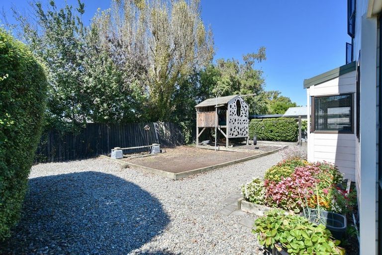 Photo of property in 6 Luxton Place, Rangiora, 7400