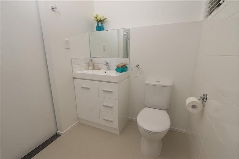 Photo of property in 3/70 Taikata Road, Te Atatu Peninsula, Auckland, 0610