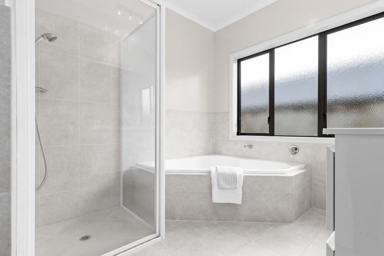 Photo of property in 52 Wiltshire Drive, Huntington, Hamilton, 3210