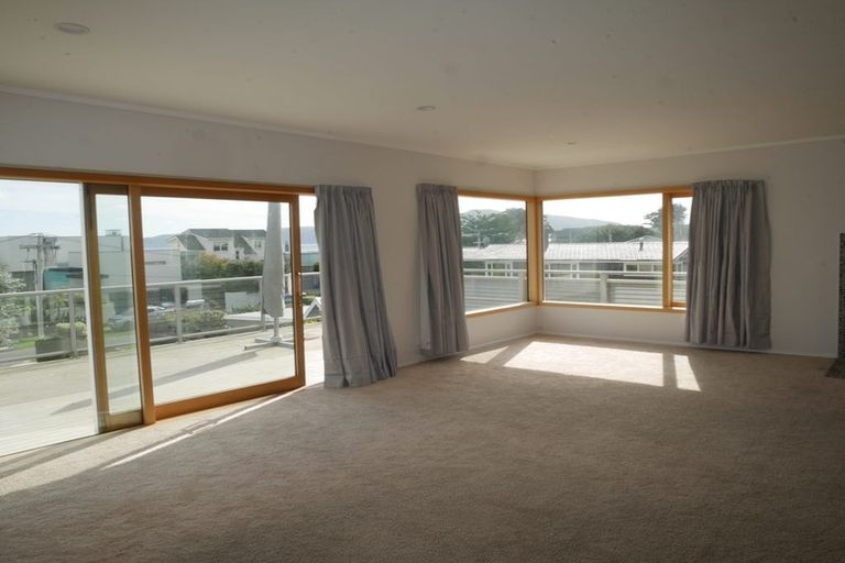 Photo of property in 13 Groves Road, Raumati Beach, Paraparaumu, 5032