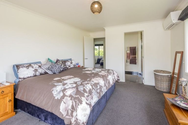 Photo of property in 22 Tunbridge Wells, Ohau, Levin, 5570