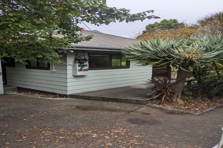 Photo of property in 2/32 Trinidad Road, Sunnynook, Auckland, 0620